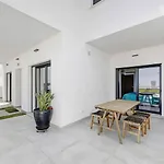 Villa Ria *